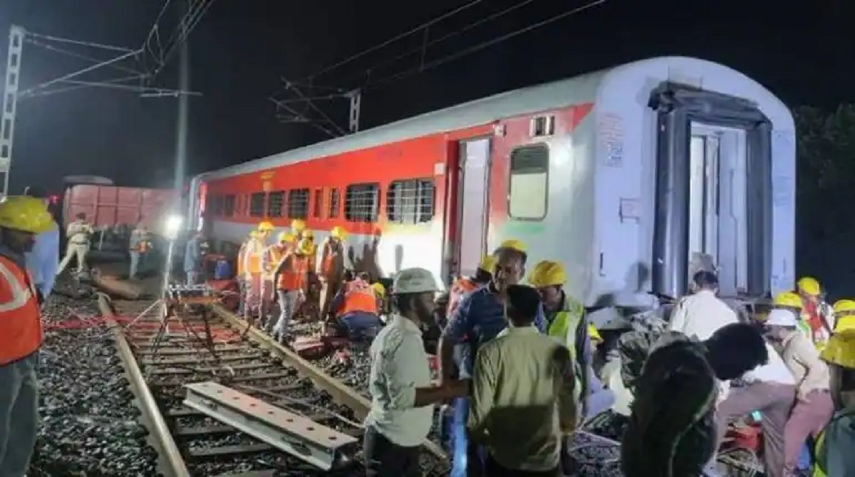 rail accident in maharashtra