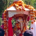 baba's doli left for dham with jai jaikars