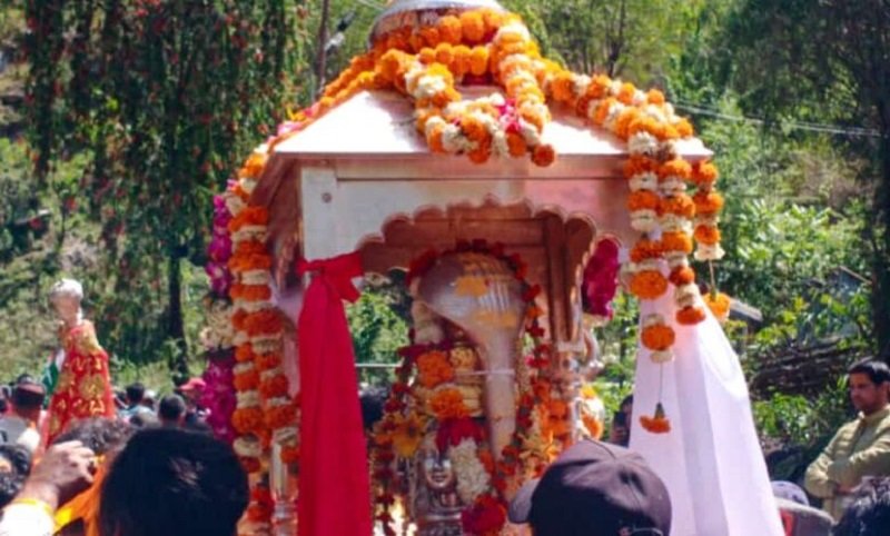 baba's doli left for dham with jai jaikars