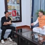 akshay kumar appeared in a special style with chief minister
