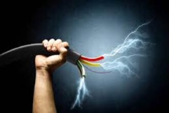 प्रत्‍याशी का होर्डिंग