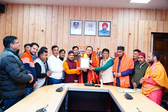 मुख्यमंत्री आवास में गूंजा मंत्रोचारण